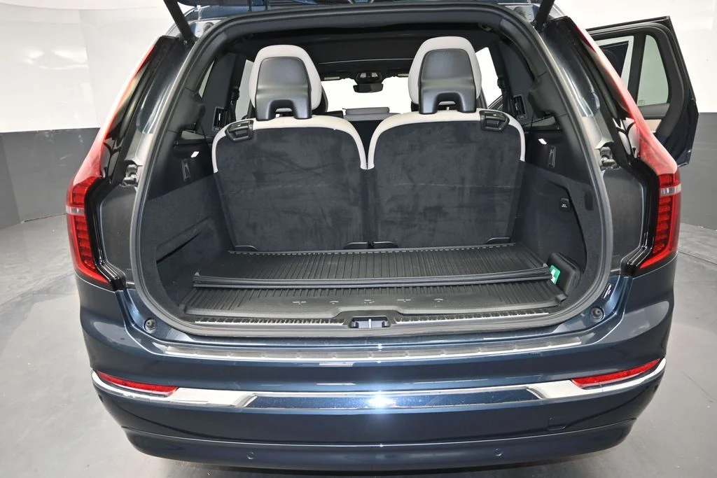 New 2026 Denim Blue Volvo T8 Plus image 16