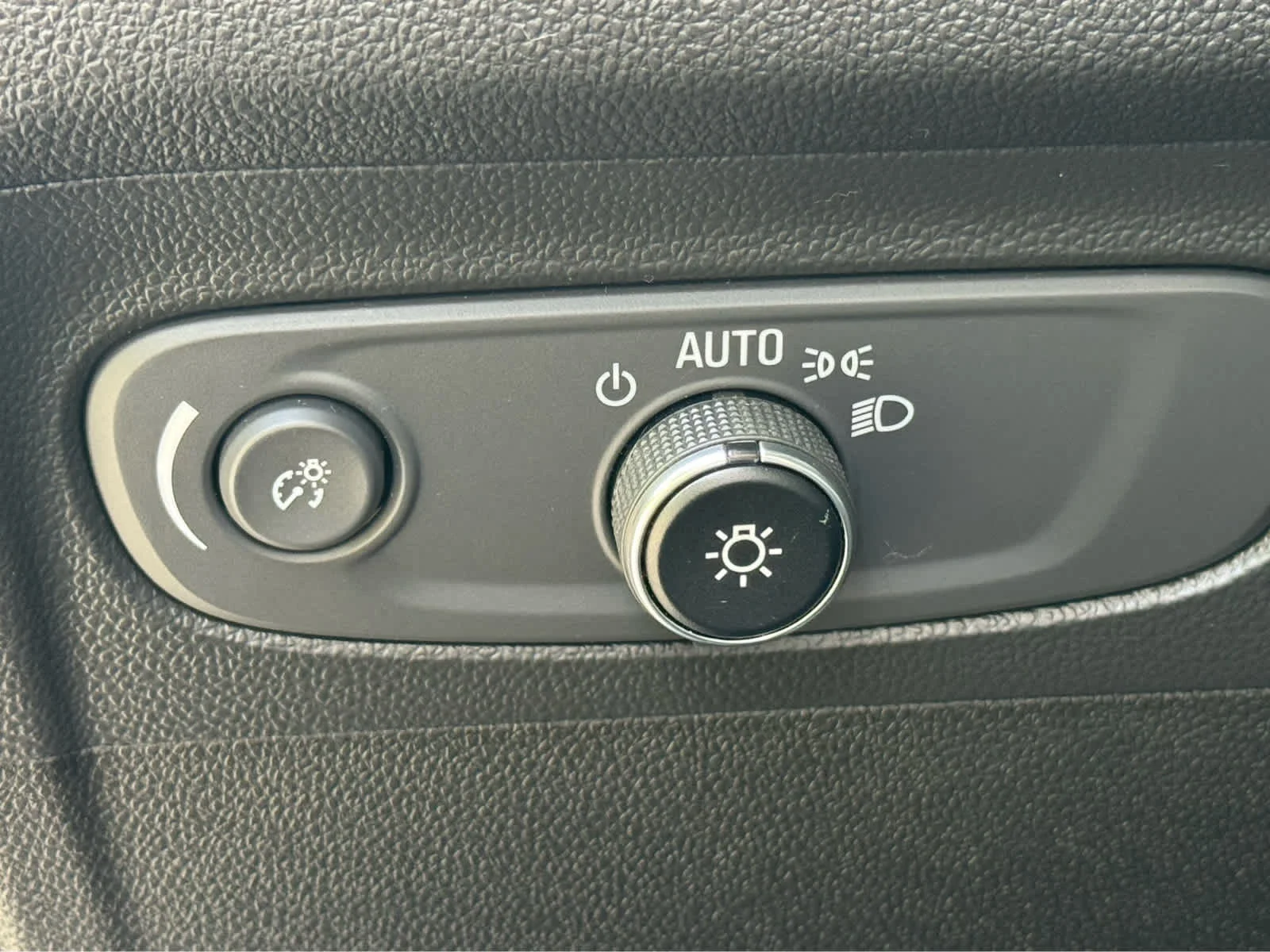 Used 2021 Satin Steel Metallic Buick Preferred image 19