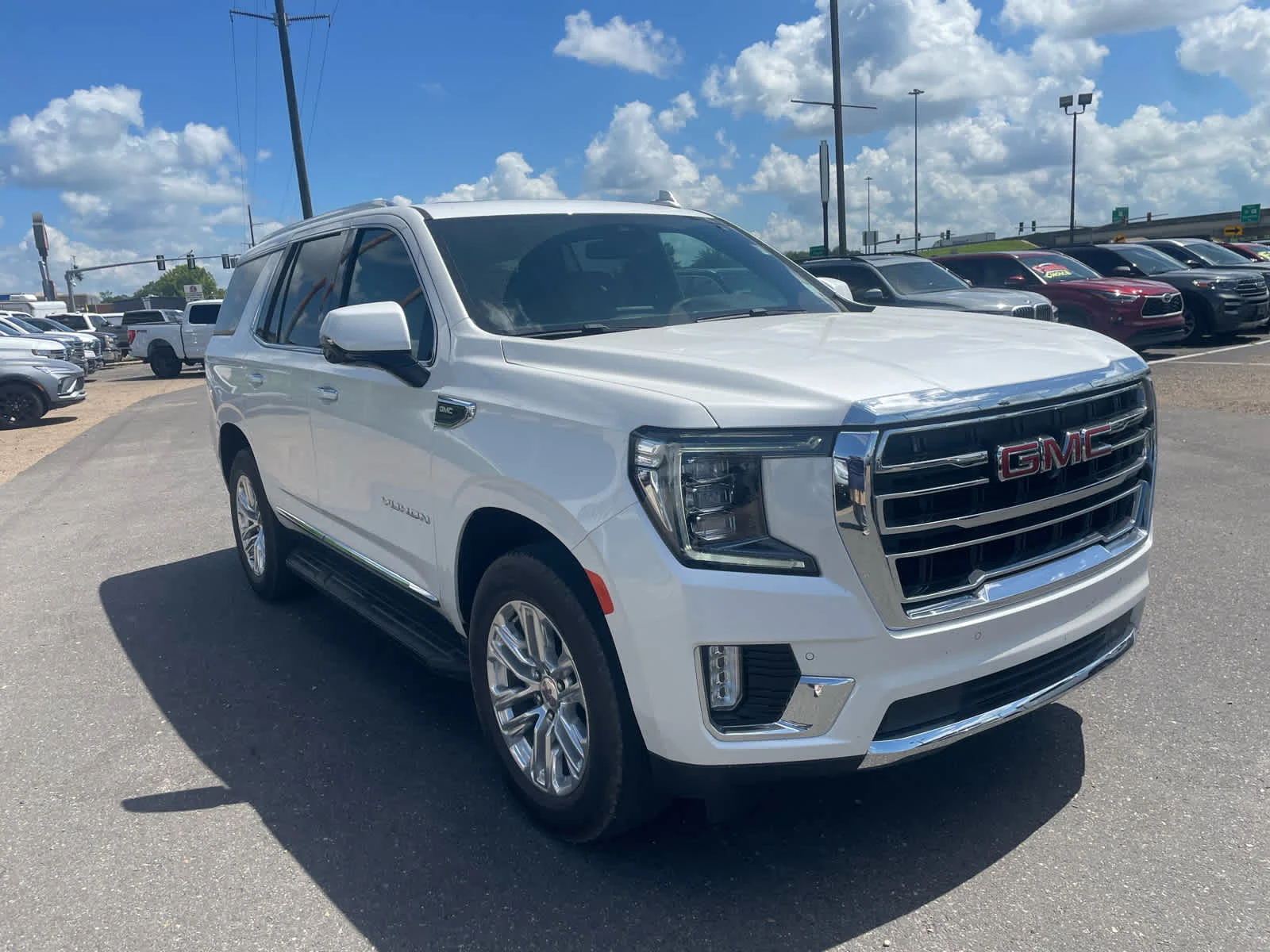 2024 GMC Yukon SLT