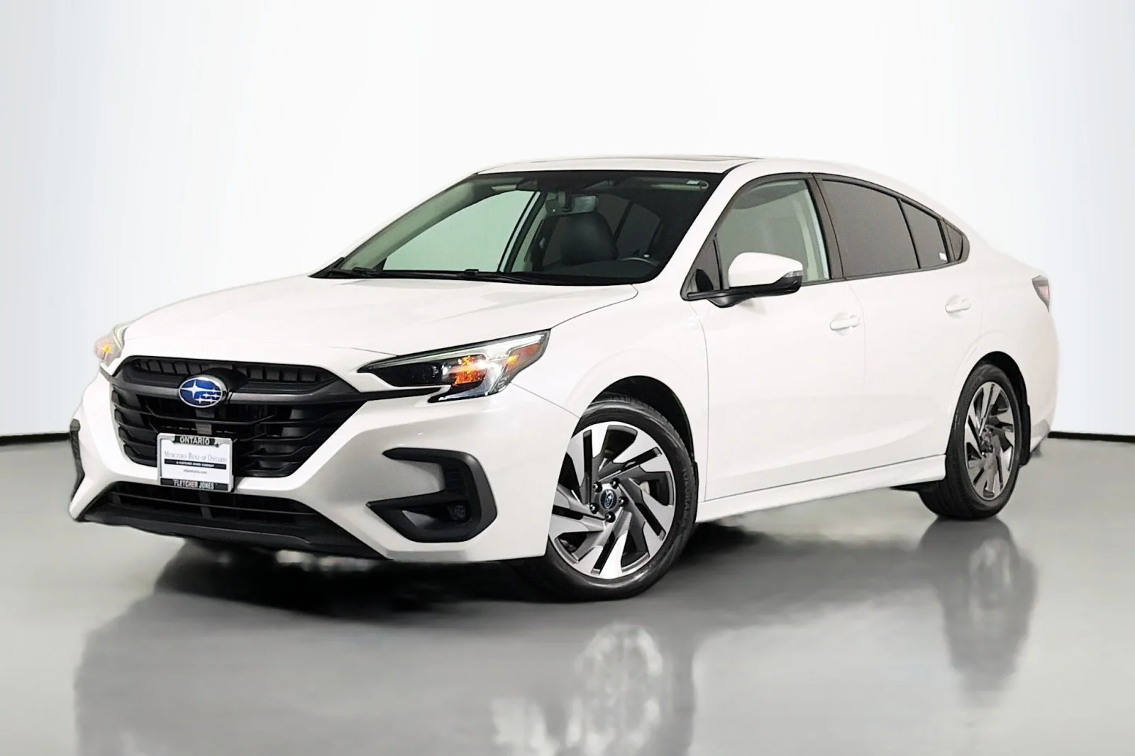 Used 2024 Crystal White Pearl Subaru Limited image 1