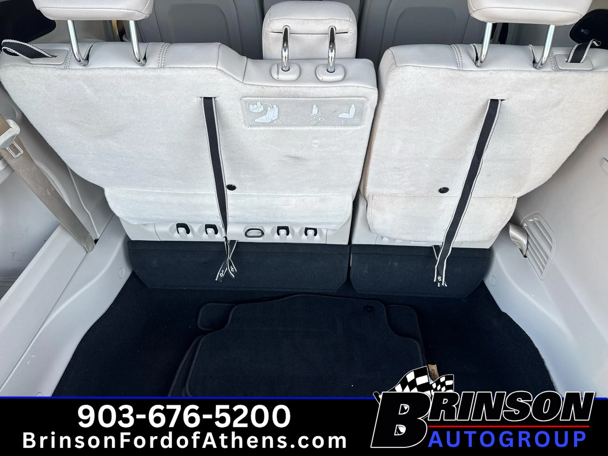 Used 2019 Brilliant Black Crystal Pearlcoat Chrysler Touring L Plus image 5