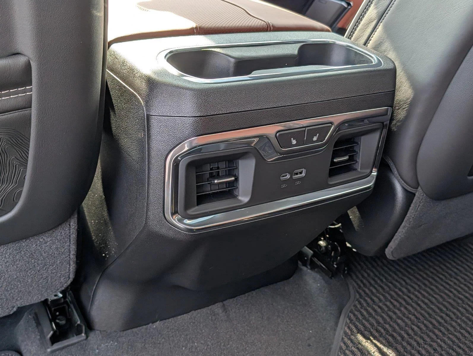 New 2026 Sterling Metallic GMC Denali Ultimate image 34