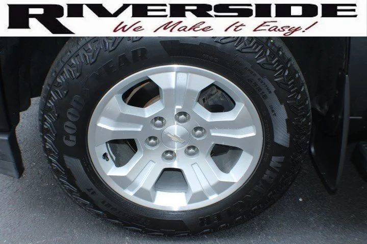 Used 2018 GRAPHITE METALLIC Chevrolet LT image 5