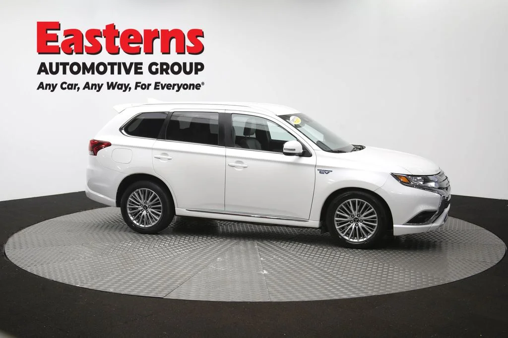Used 2020 White Mitsubishi SEL image 46