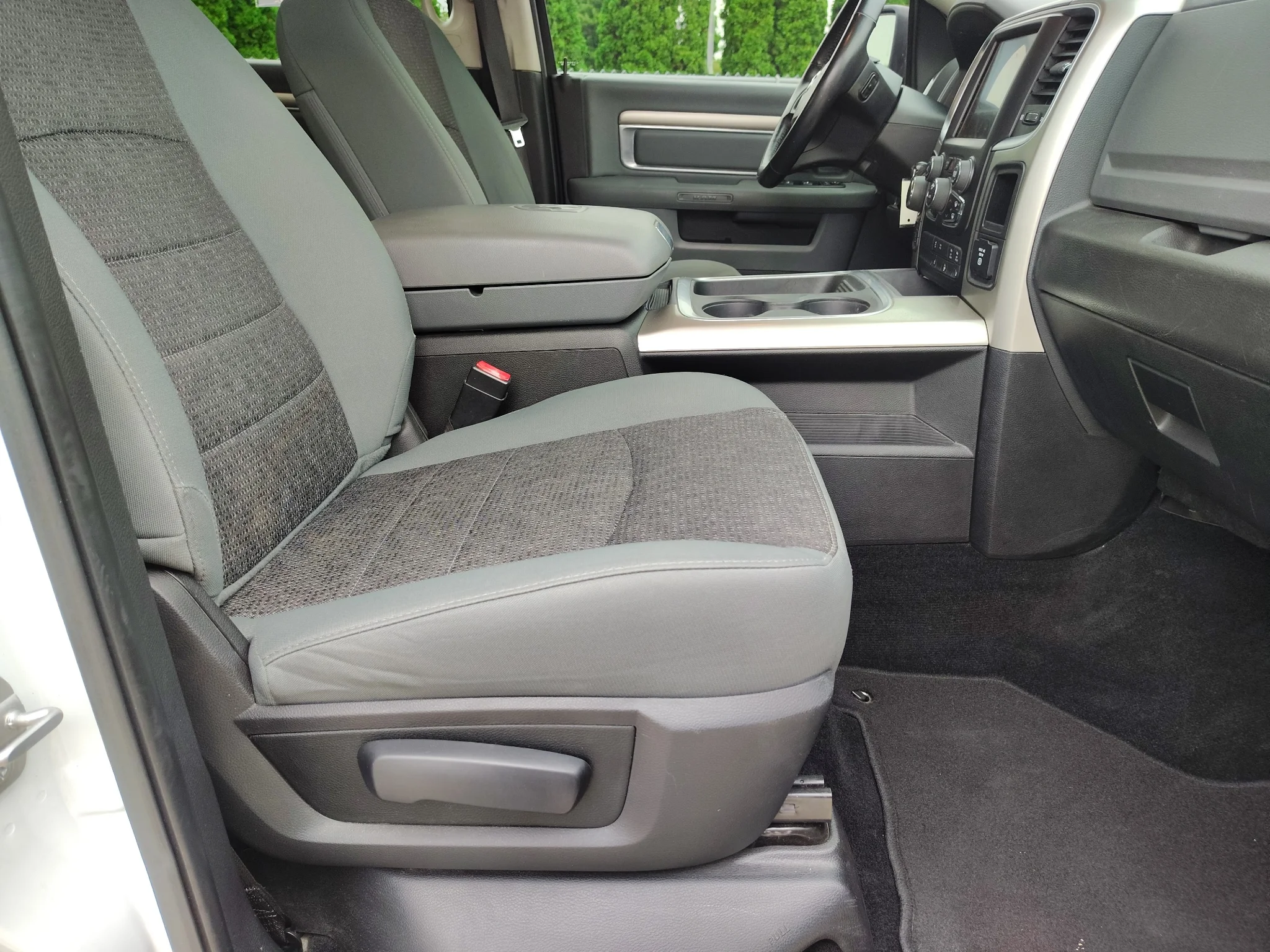 Used 2017 Bright White Clearcoat Ram Big Horn image 13