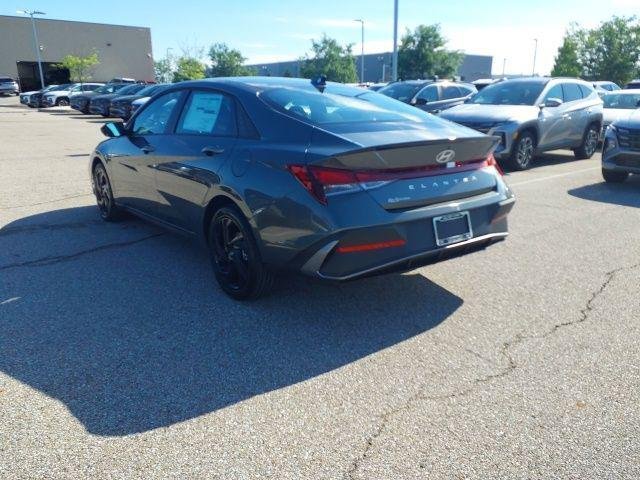 New 2026 Gray Hyundai SEL Sport image 8