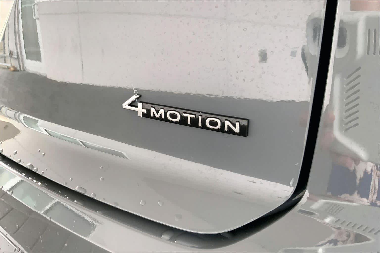 Used 2023 Pure Gray Volkswagen 3.6L V6 SEL Premium R-Line image 10