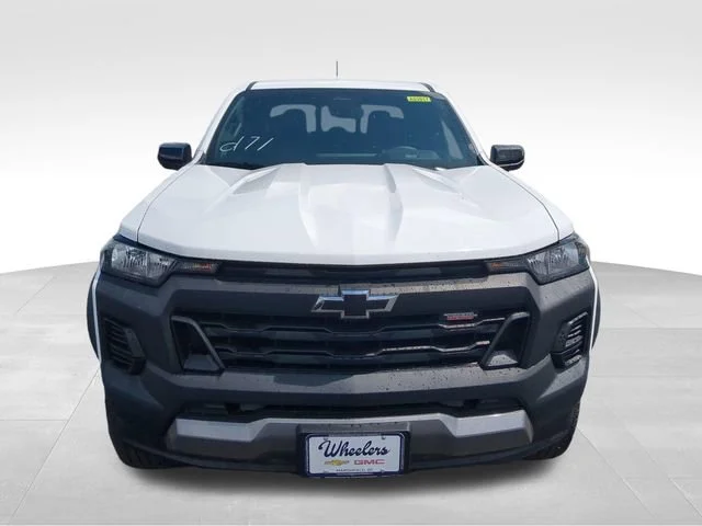 New 2026 Summit White Chevrolet Trail Boss image 9