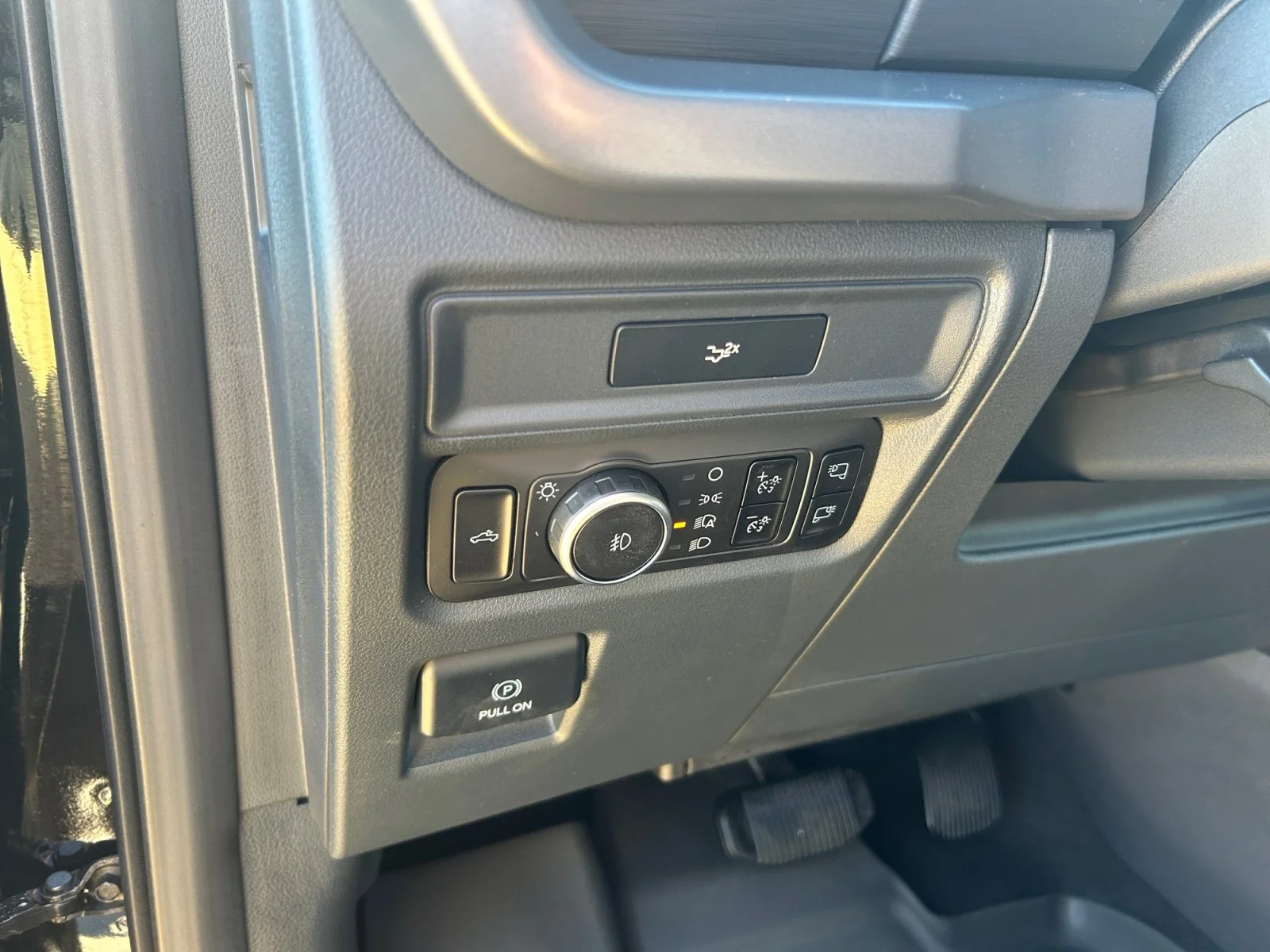New 2026 Agate Black Metallic Ford XLT image 16