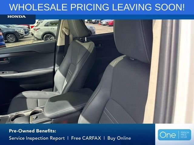 Used 2020 White Pearl Lexus 300h image 18