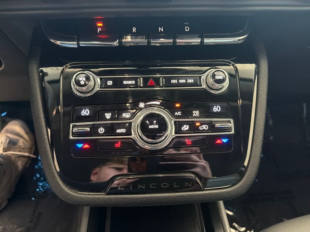 Used 2020 Gray Lincoln Standard image 22