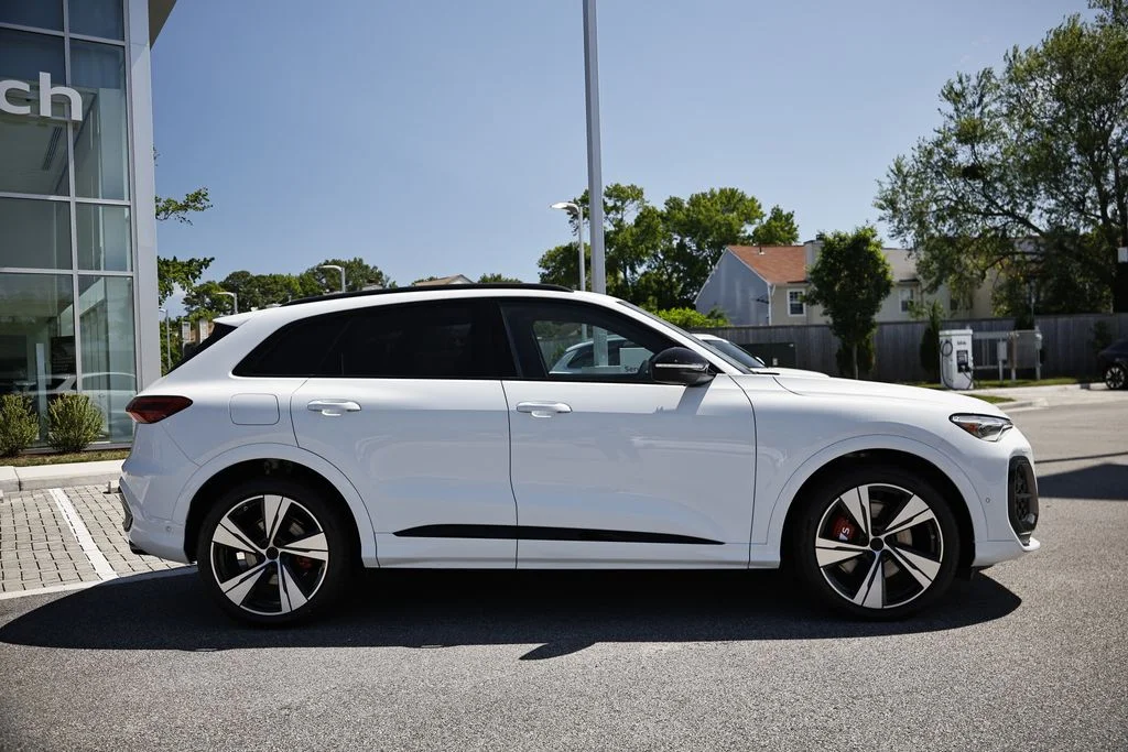 New 2026 Glacier White Metallic Audi Premium Plus image 4