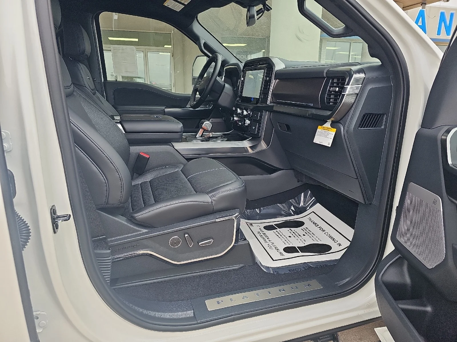 New 2025 Star White Metallic Tri-Coat Ford Platinum® image 7