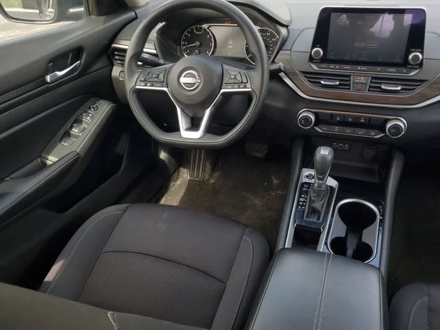Used 2024 Gray Nissan 2.5 SV image 13