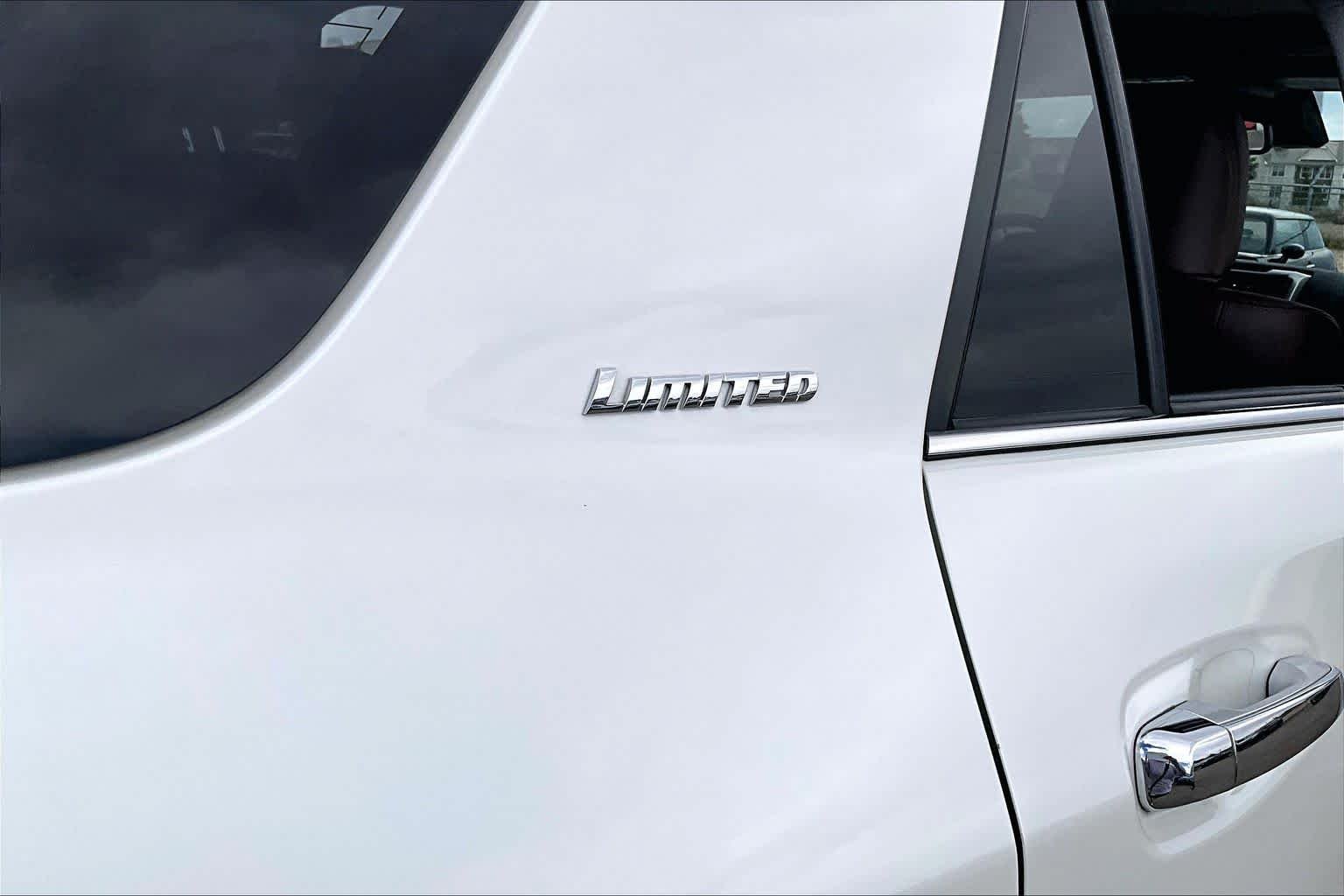 Used 2020 Blizzard Pearl Toyota Limited image 8