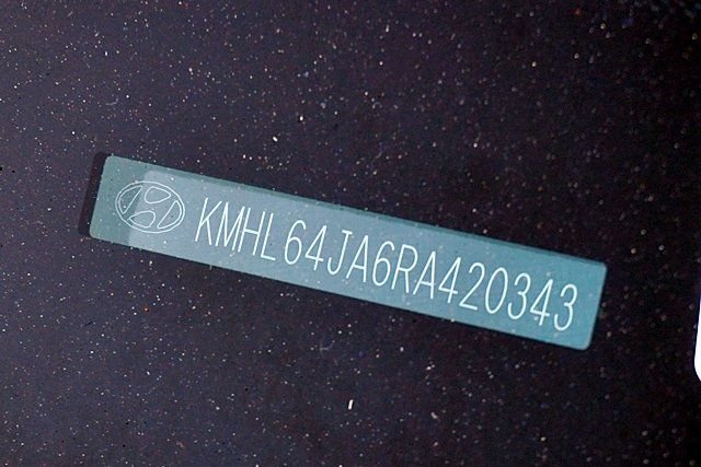 Used 2024 Silver Hyundai SEL image 32