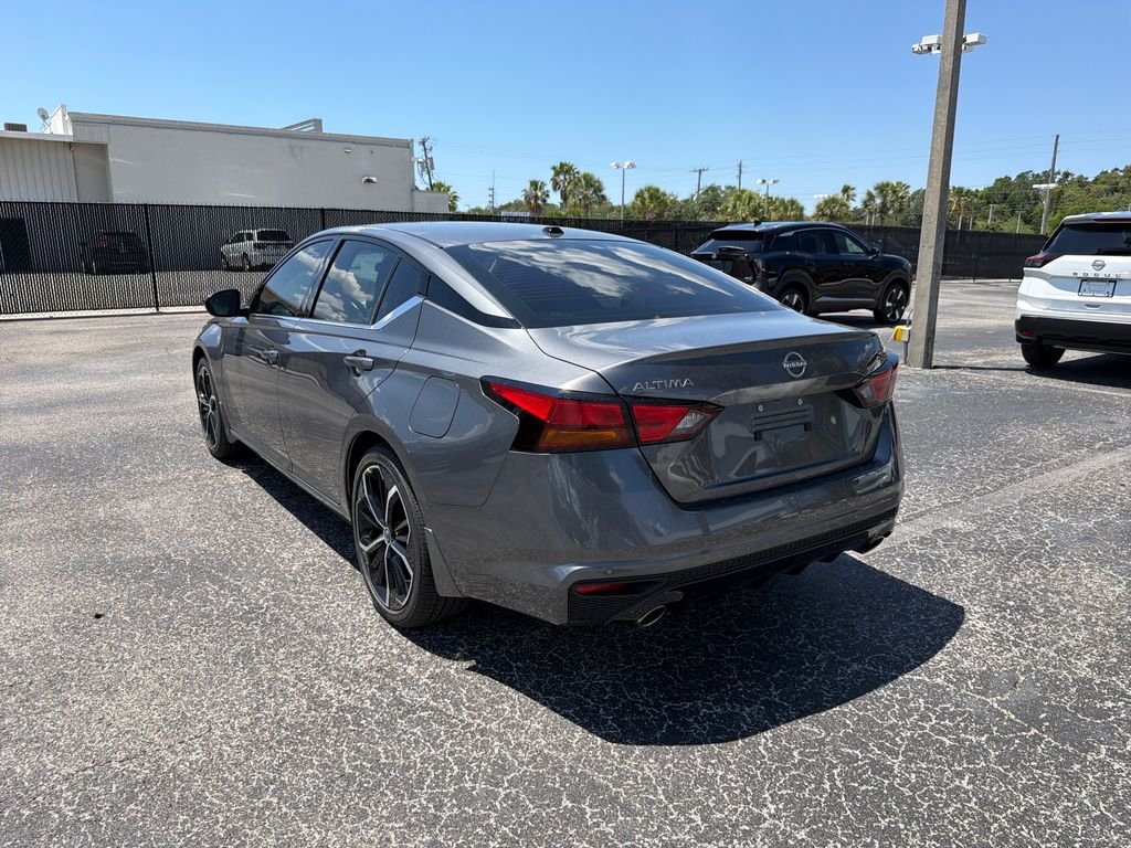 New 2026 Gray Nissan 2.5 SR image 5