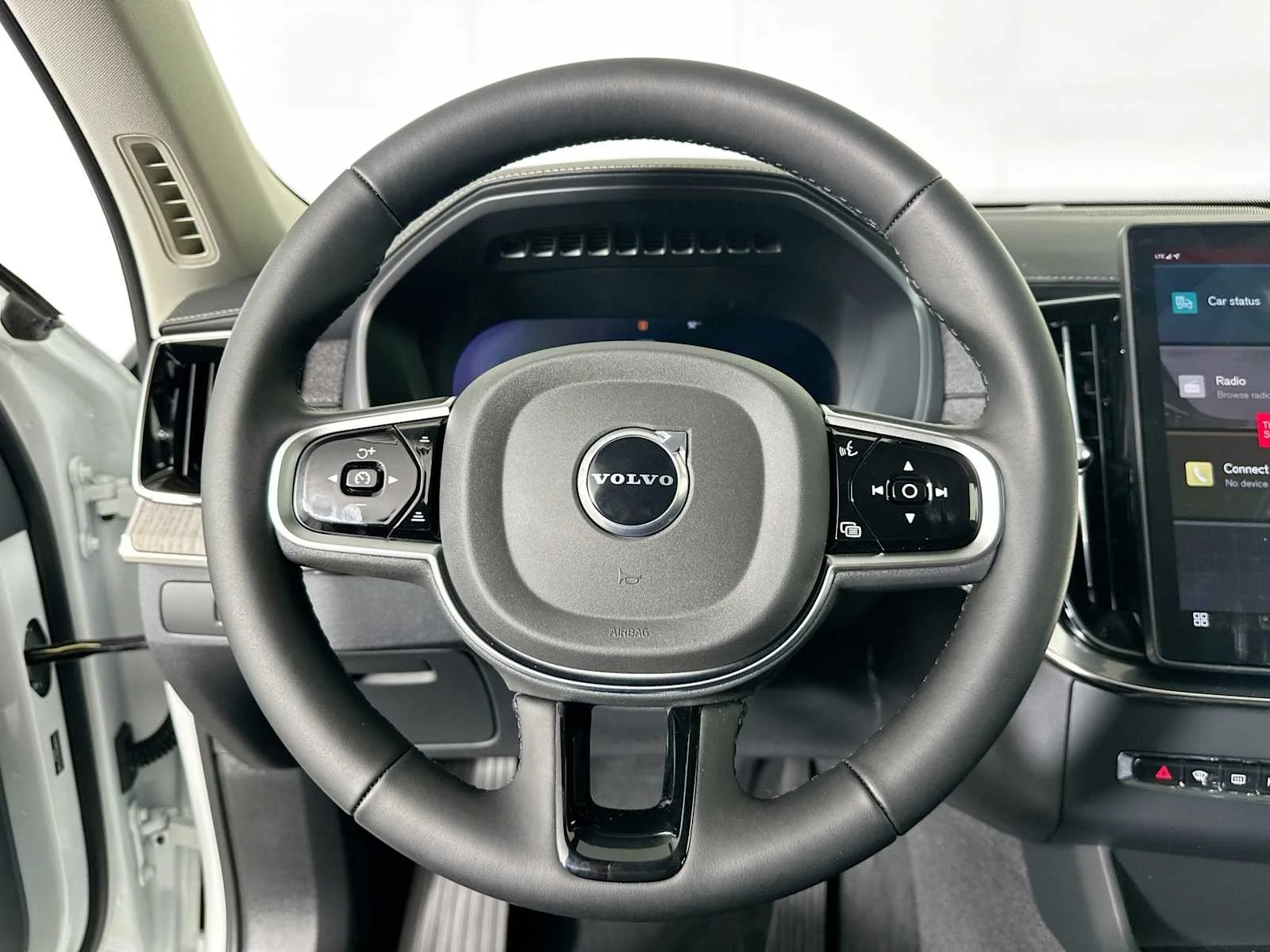 2025 Volvo XC90 Ultra - Photo 11
