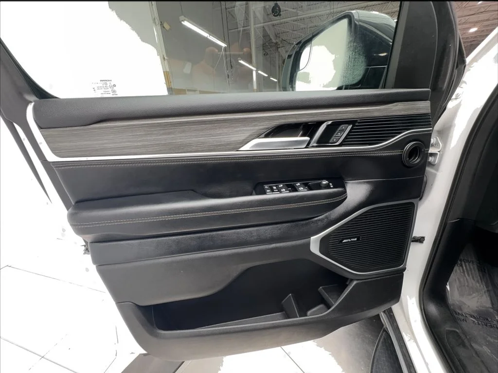 Used 2024 White Jeep Series II image 21