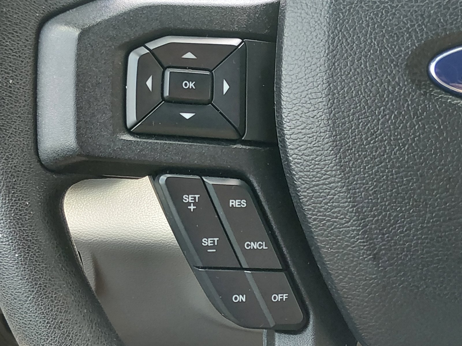 Used 2015 BLUE Ford XL image 17
