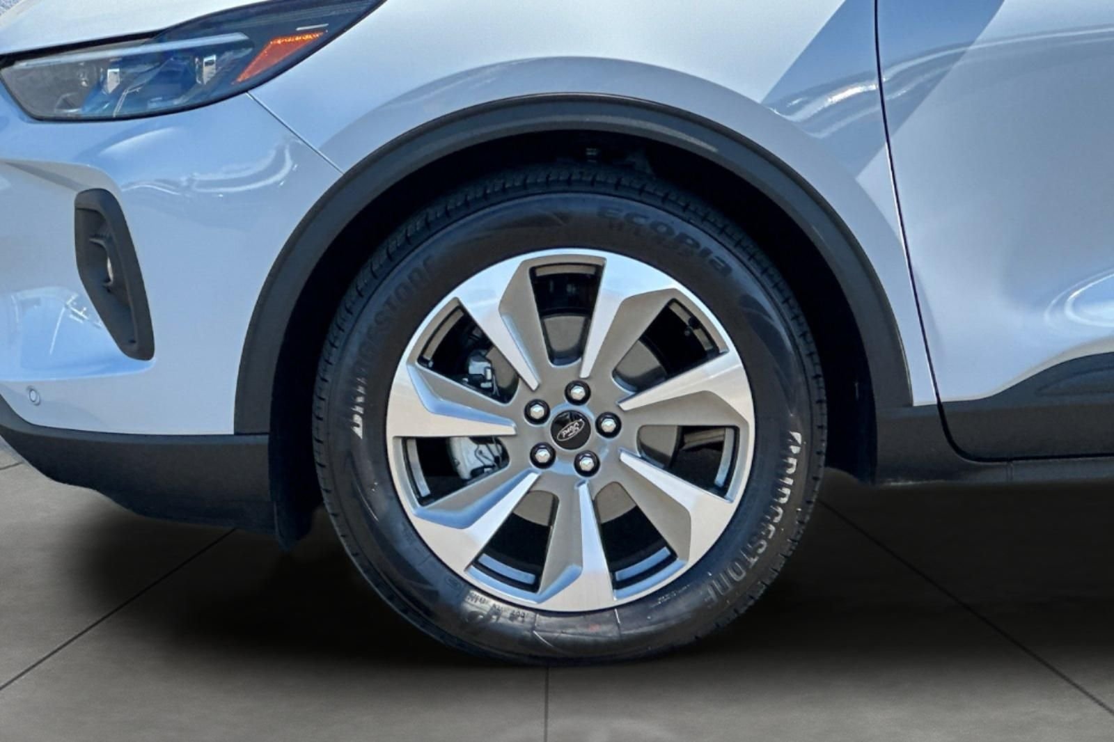 Used 2025 Silver Ford Platinum image 31