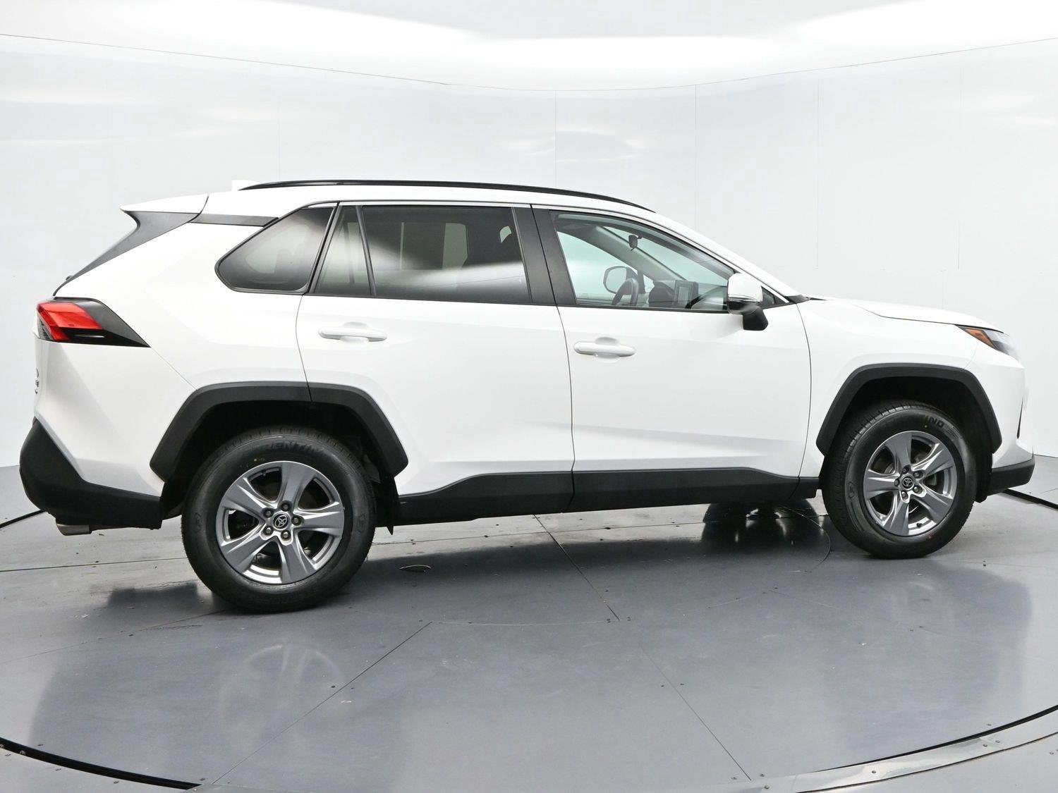 Used 2022 White Toyota XLE image 8