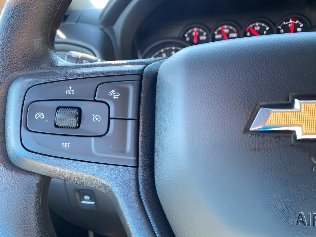 Used 2025 Summit White Chevrolet WT image 17