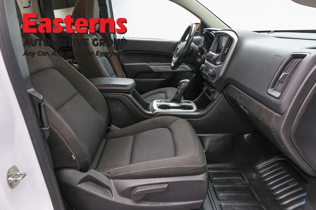 Used 2022 White Chevrolet LT image 21