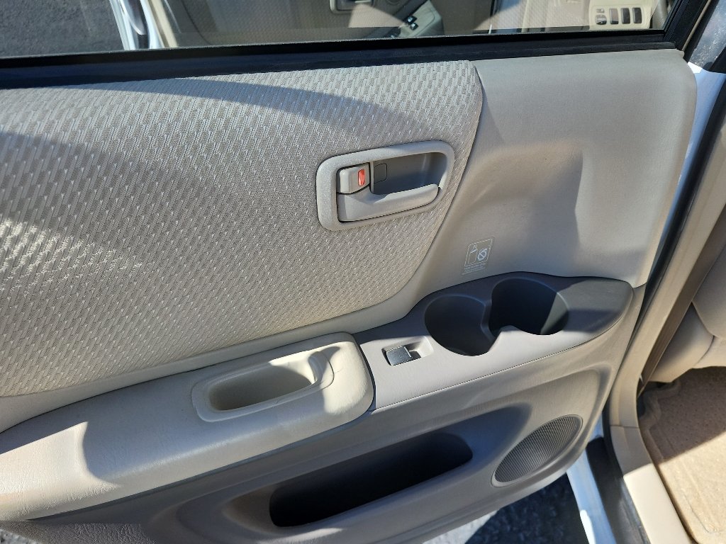 Used 2005  Toyota  image 15