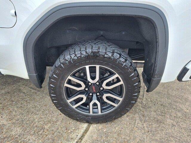 Used 2023 WHITE GMC AT4 image 27