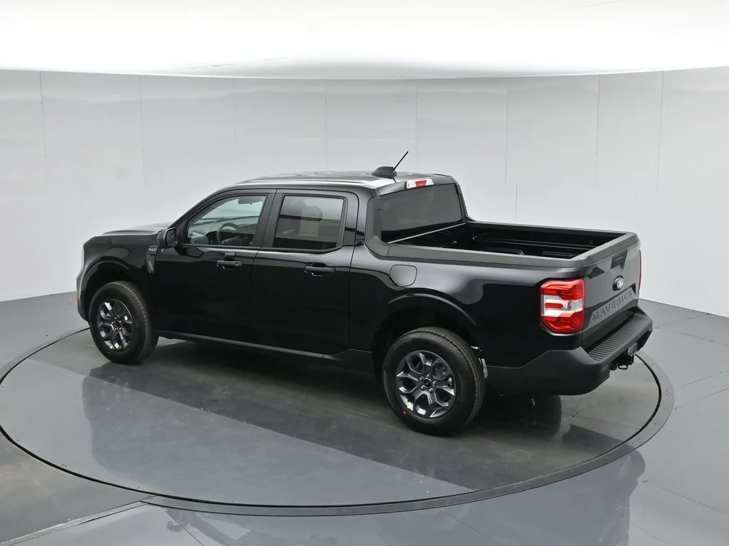 New 2026 Shadow Black Ford XLT image 40
