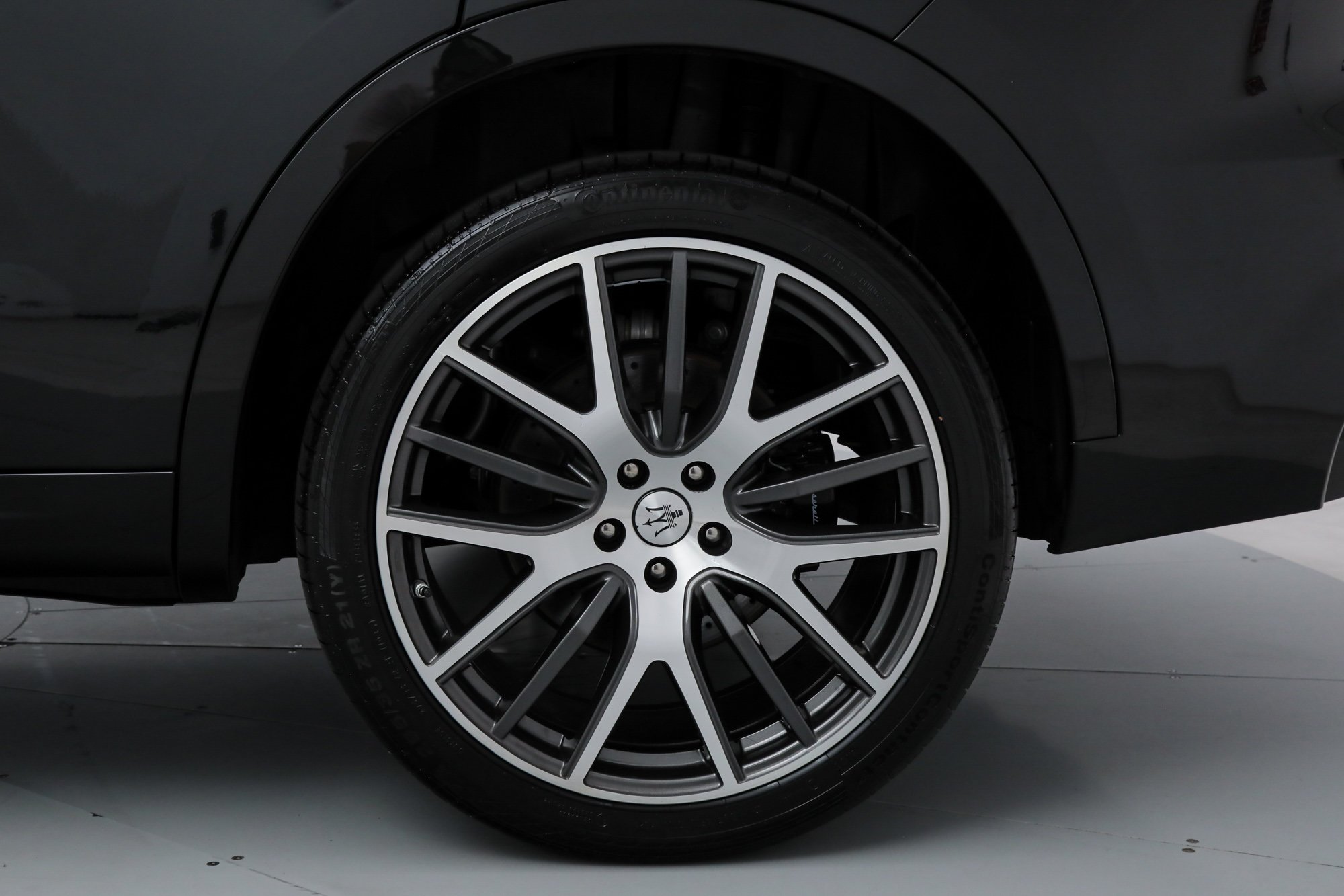 Used 2022 Black Maserati Modena S image 19