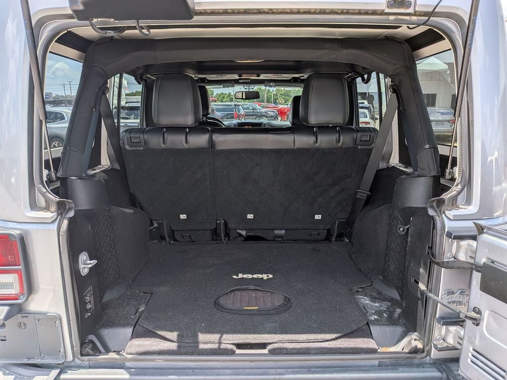Used 2017 Silver Jeep Unlimited Sahara image 20