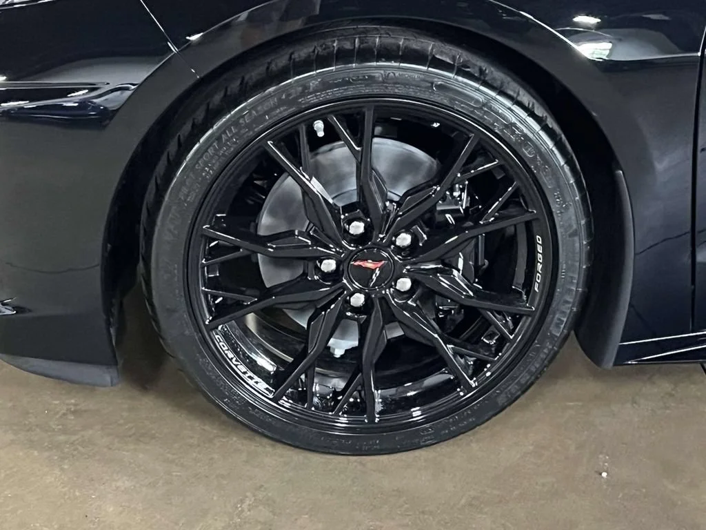 2027 Chevrolet Corvette 1LT - Photo 10