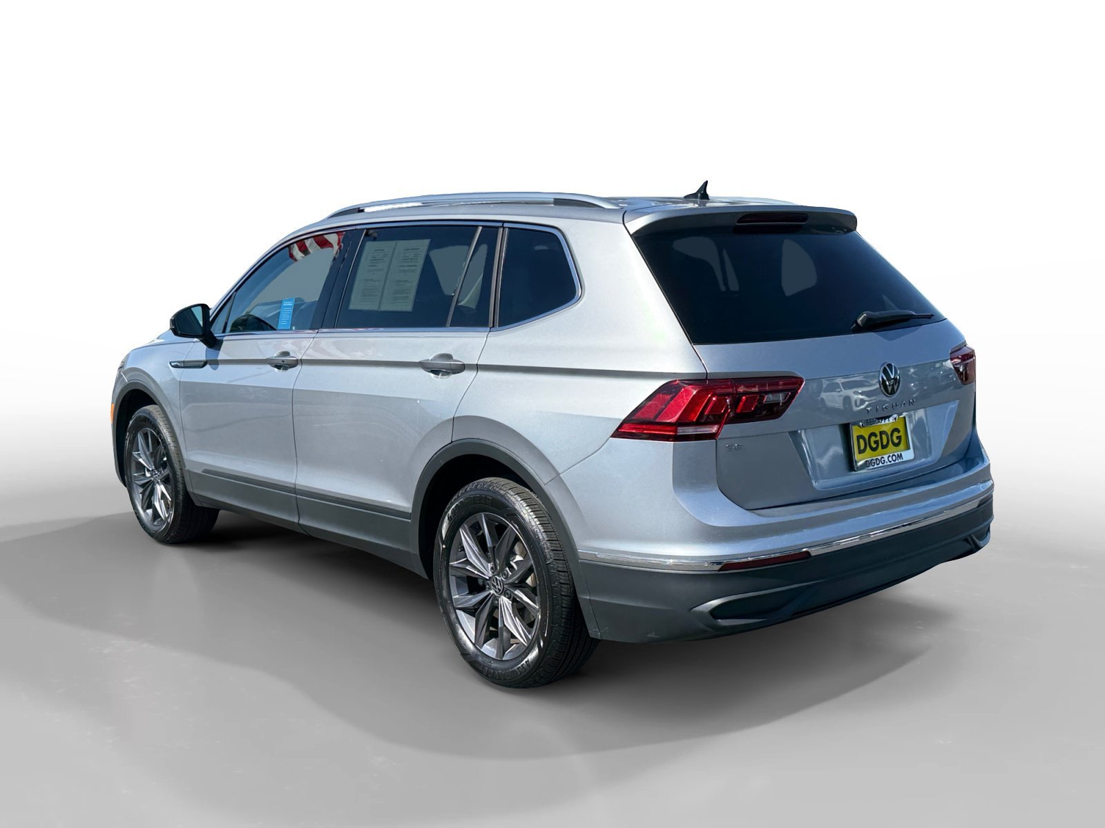 Certified Used 2023 Silver Metallic Volkswagen 2.0T SE image 3