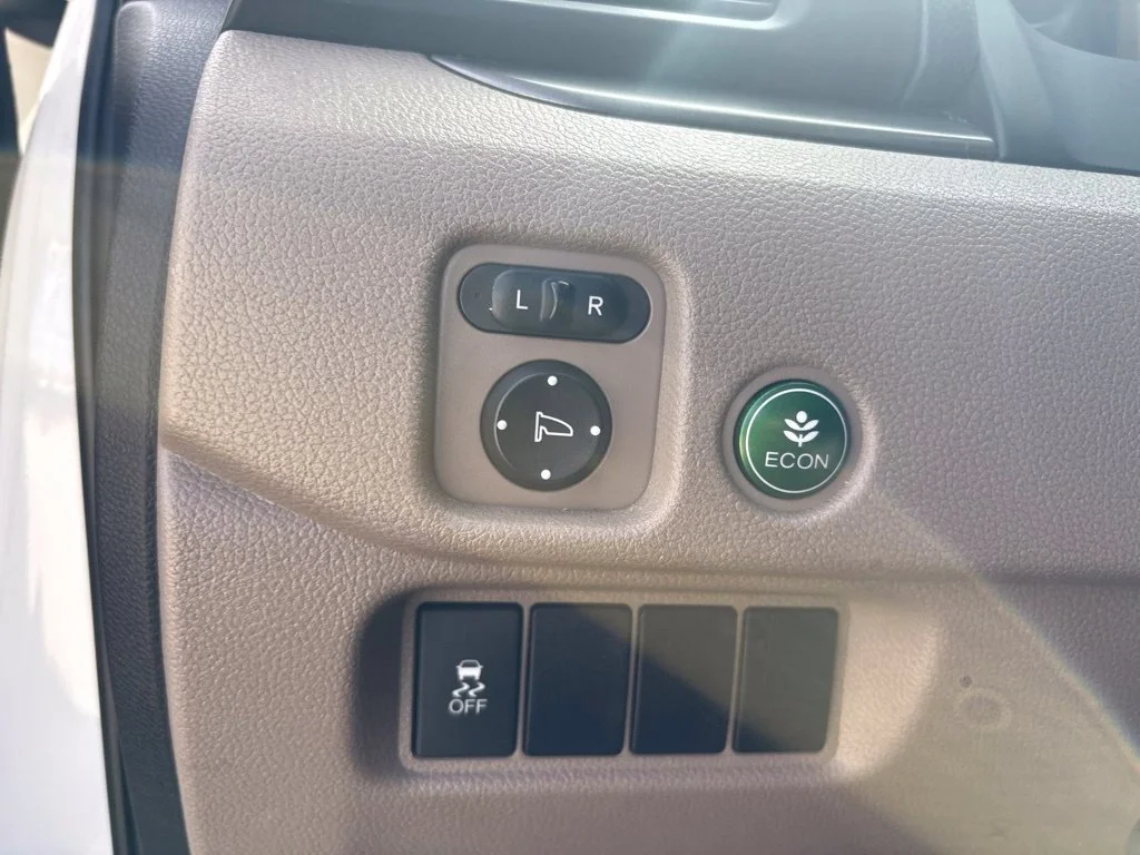 Used 2016  Honda EX image 26