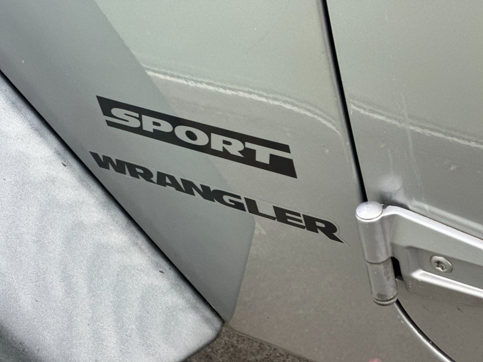 Used 2016 Billet Silver Metallic Clearcoat Jeep Sport image 19