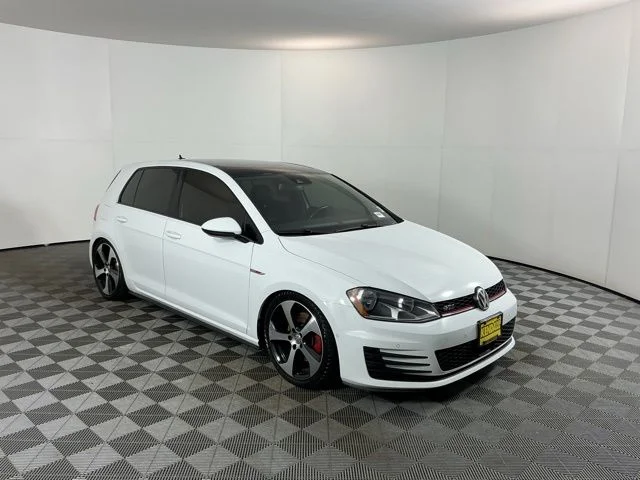 Used 2016  Volkswagen Autobahn image 3