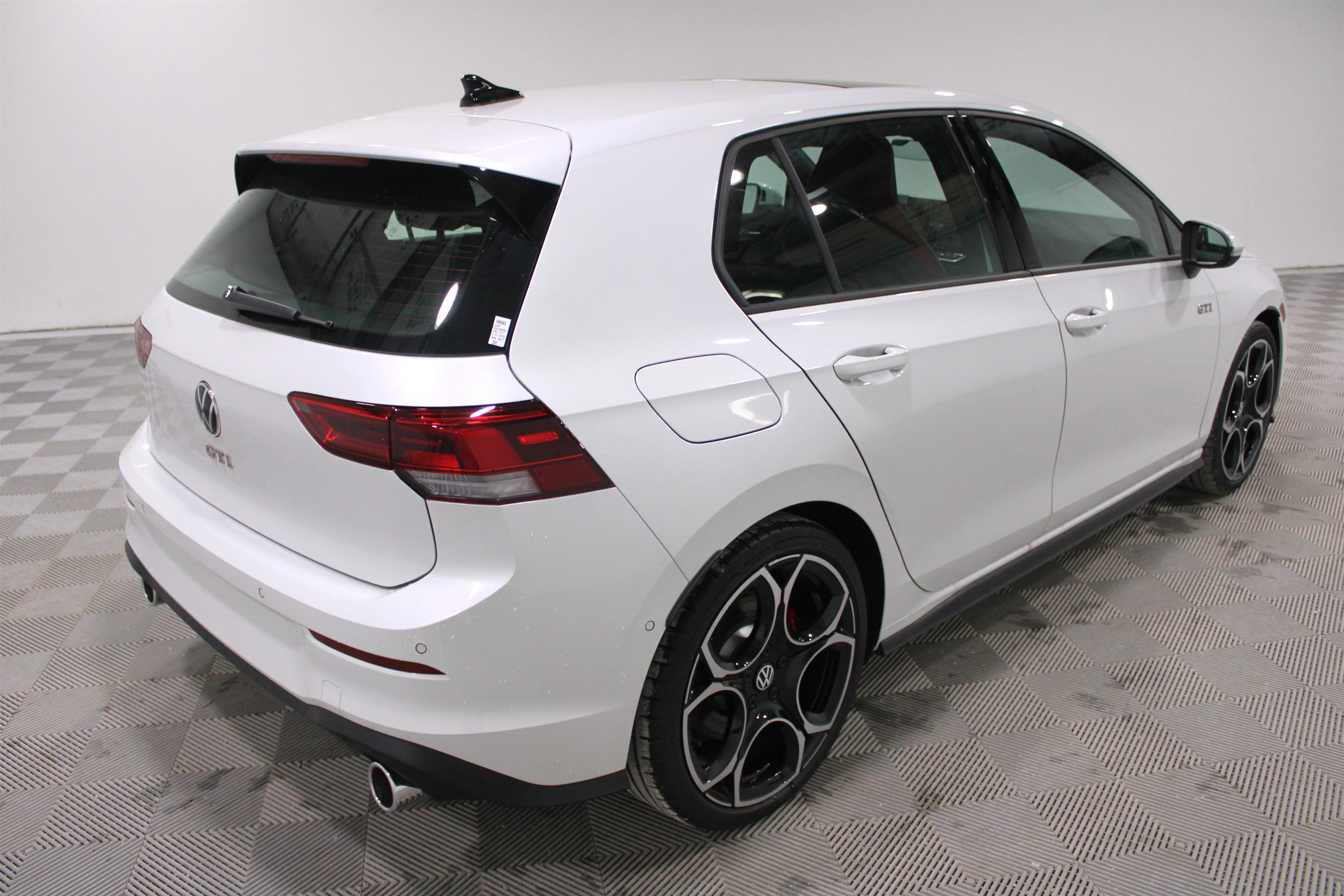New 2026 Opal White Pearl Volkswagen Autobahn image 26
