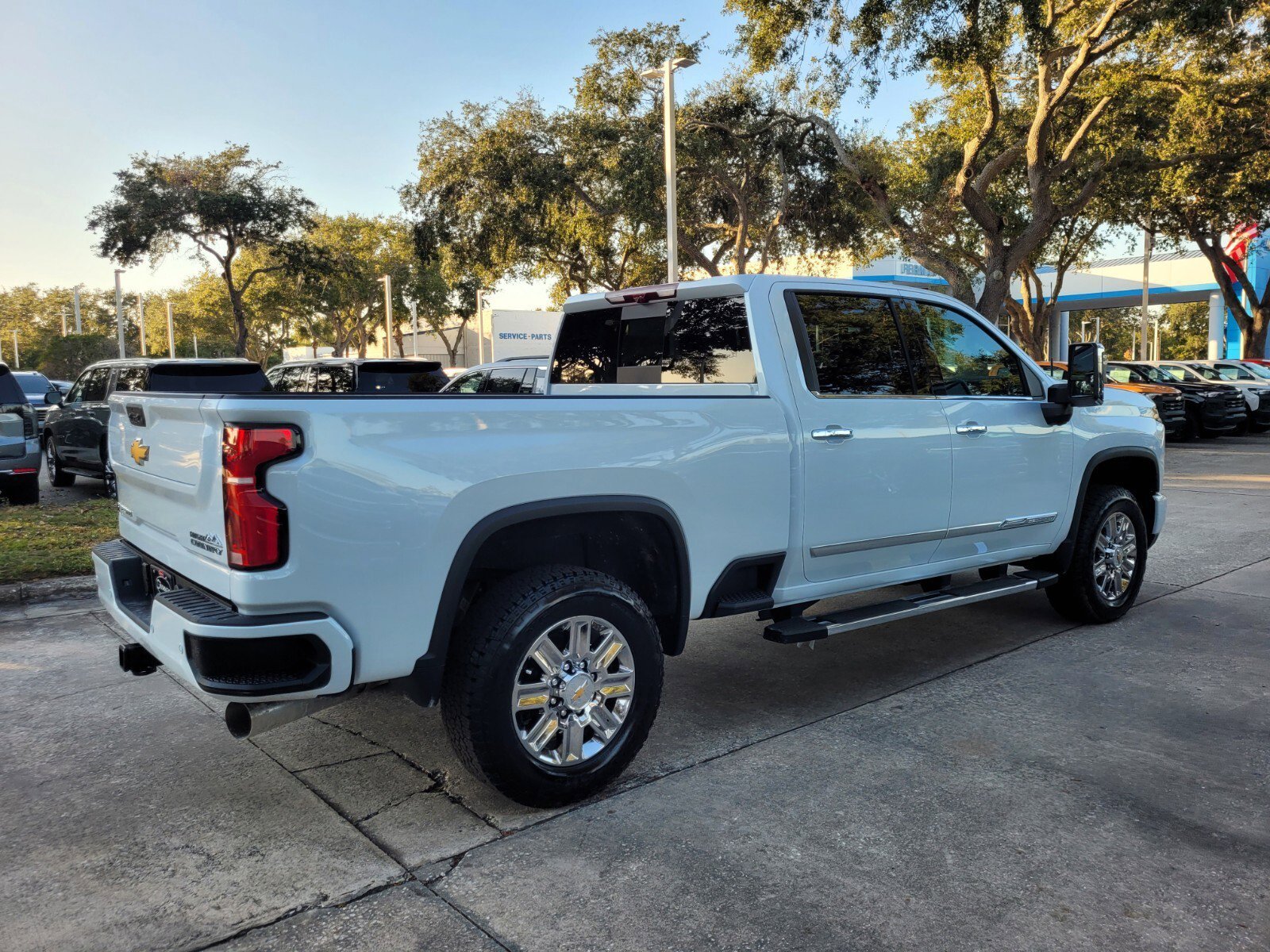 New 2026 Polar White Tricoat Chevrolet High Country image 7