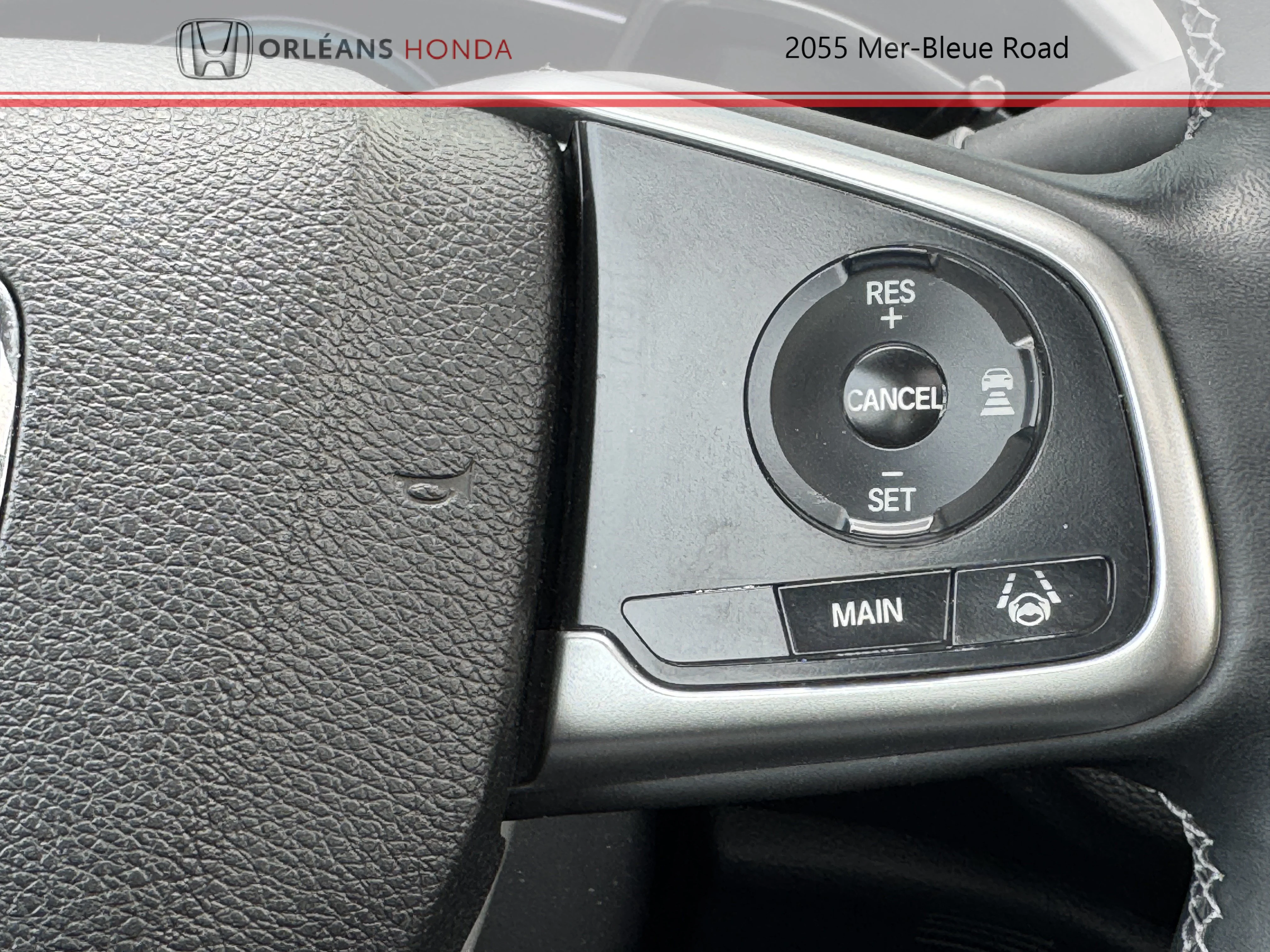 Used 2018  Honda Touring image 10