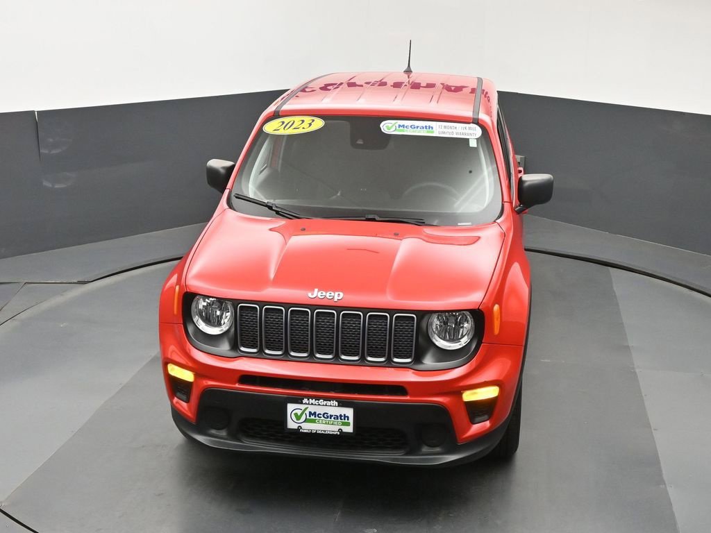 Used 2023 Red Jeep Latitude image 27
