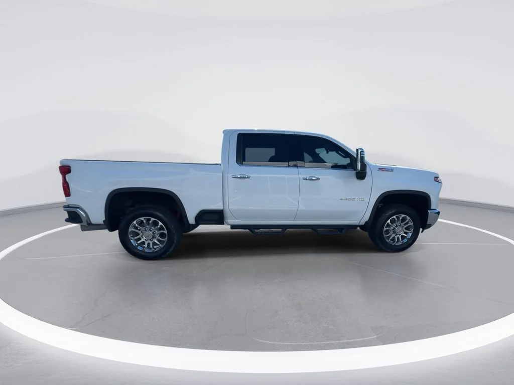 Used 2024 White Chevrolet LTZ image 9