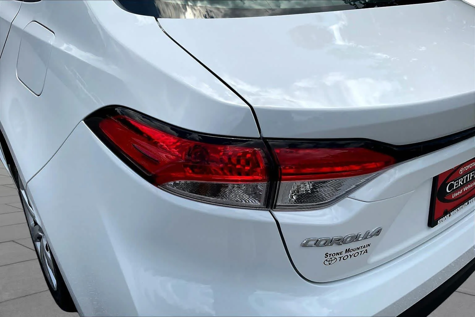 Used 2026 Ice Cap Toyota LE image 28