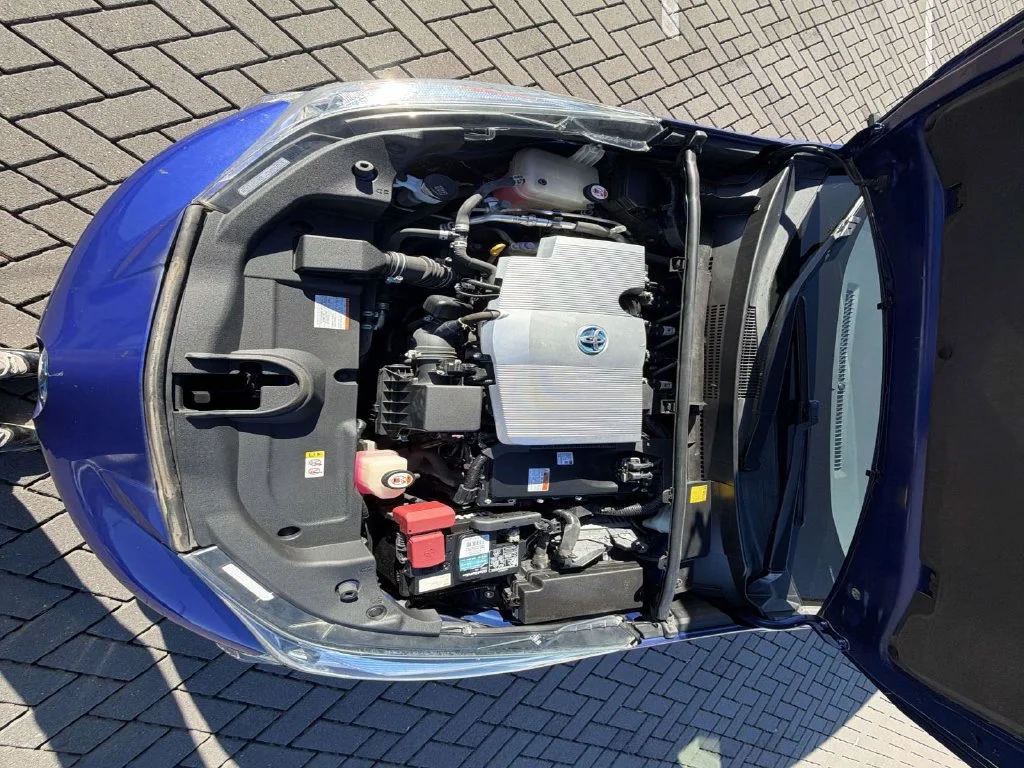 Used 2018 Blue Toyota Two image 9