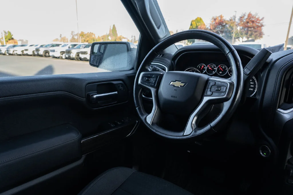 Used 2019 Blue Chevrolet LT image 11