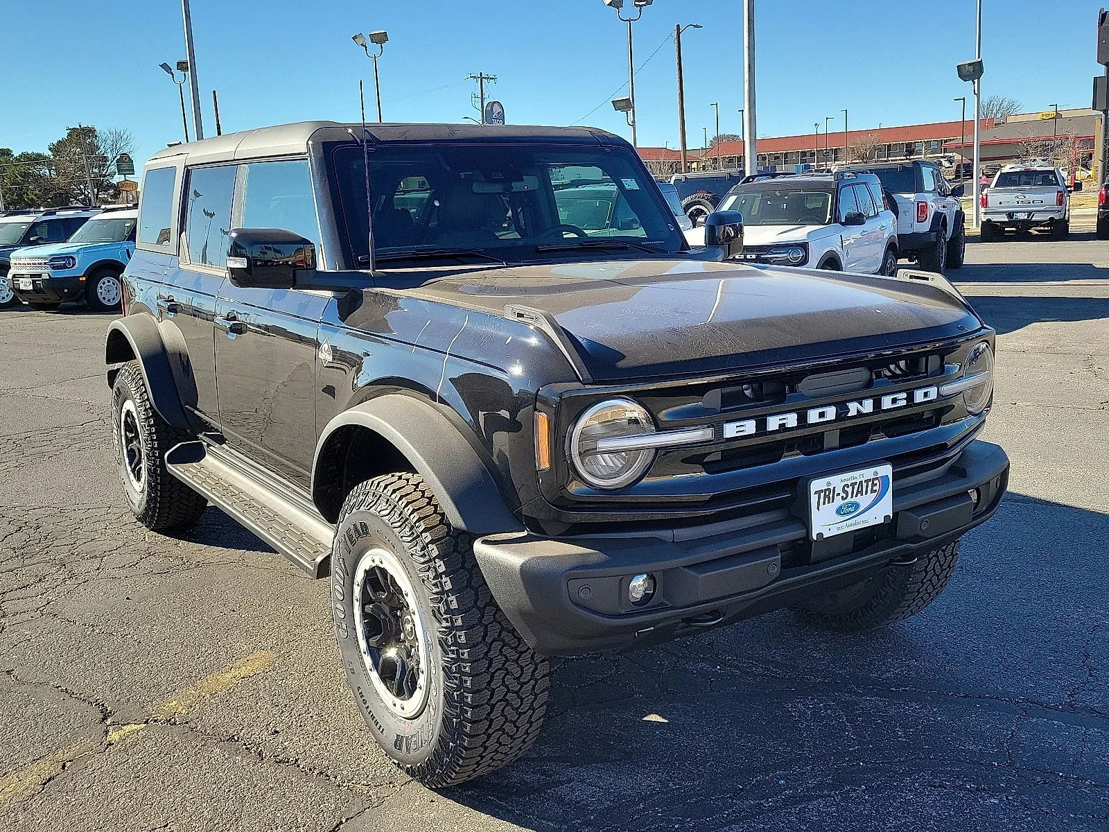 New 2025 Shadow Black Ford Outer Banks&reg; image 6