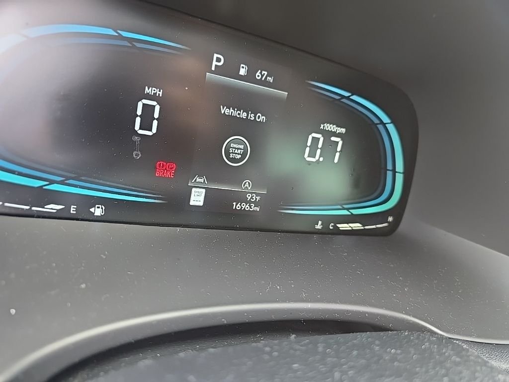 Used 2025 Black Hyundai SEL image 15