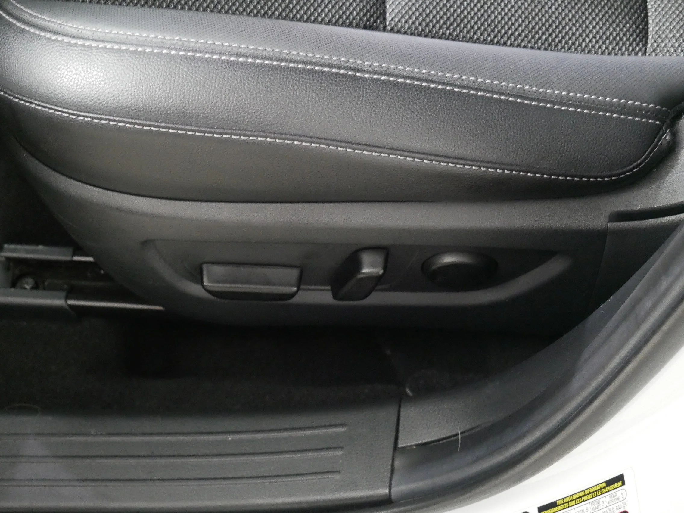 Used 2025 Wind Chill Pearl Mazda 2.5 S Premium Package image 20