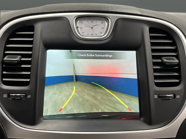 2023 Chrysler 300 Touring - Photo 8